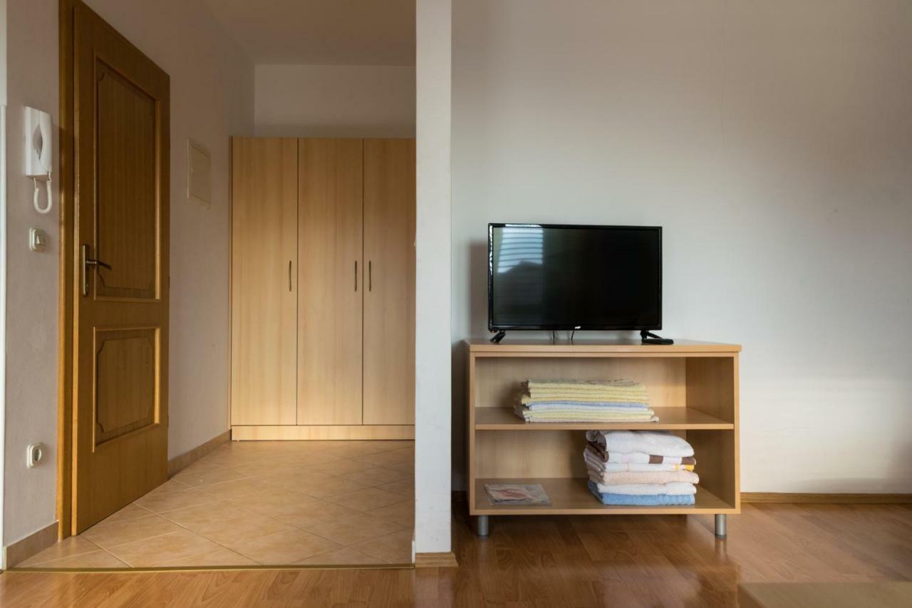 House Vera Baska Voda Bagian luar foto